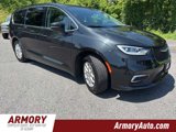 Used 2023 Chrysler Pacifica Touring-L image 3