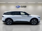 New 2025 Lincoln Nautilus Premier image 3