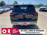 New 2025 Nissan Pathfinder SL image 4