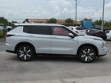 New 2025 Mitsubishi Outlander SE image 2