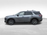 New 2025 Nissan Pathfinder SL w/ SL Premium Package image 2