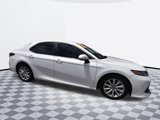 Used 2019 Toyota Camry LE image 3
