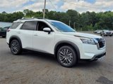 New 2025 Nissan Pathfinder SL image 2