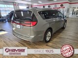 New 2025 Chrysler Pacifica Select image 5