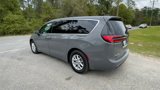 Used 2023 Chrysler Pacifica Touring-L image 6