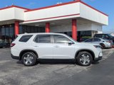 Used 2025 Honda Pilot EX-L image 2