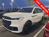 Used 2025 Lincoln Navigator Reserve w/ Jet Appearance Package image 3
