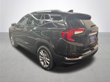 Used 2024 GMC Terrain SLT image 3