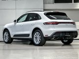 Certified 2024 Porsche Macan image 3