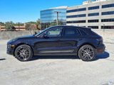 Certified 2025 Porsche Macan image 2