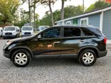 Used 2011 Kia Sorento LX w/ Convenience Pkg image 2