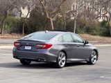 Used 2018 Honda Accord Touring image 4