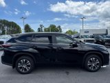 Used 2024 Toyota Highlander XLE image 6