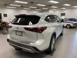 Used 2023 Toyota Highlander Platinum image 4