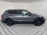 Used 2022 Volkswagen Tiguan SE w/ Panoramic Sunroof Package image 4
