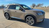 New 2025 Nissan Pathfinder Platinum w/ Lighting Package (N92) image 2