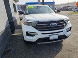Used 2023 Ford Explorer XLT image 3