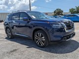 New 2025 Nissan Pathfinder Platinum image 2