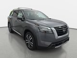 New 2025 Nissan Pathfinder Platinum image 3