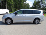 Used 2024 Chrysler Pacifica Touring-L image 6
