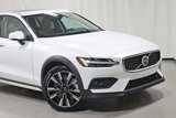 Used 2023 Volvo V60 B5 Cross Country Ultimate w/ Climate Package image 2