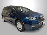 New 2025 Chrysler Pacifica Select image 2
