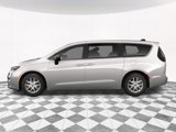 New 2025 Chrysler Pacifica Select image 5