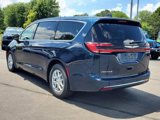 New 2025 Chrysler Pacifica Select image 4