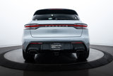 Certified 2025 Porsche Macan image 4