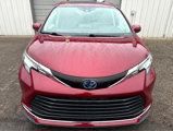 Used 2022 Toyota Sienna XLE image 3