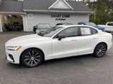 Used 2022 Volvo S60 B5 Inscription image 2