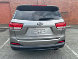 Used 2017 Kia Sorento L image 4
