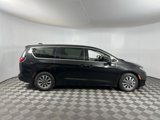 Certified 2023 Chrysler Pacifica Touring-L image 5