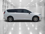 New 2025 Chrysler Pacifica Select image 2