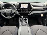 New 2025 Toyota Highlander LE image 2