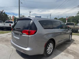 Used 2017 Chrysler Pacifica Touring image 5