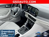 Used 2024 Volkswagen Jetta SE w/ Panoramic Sunroof Package image 5