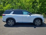 New 2025 Nissan Pathfinder Platinum image 2