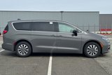 New 2025 Chrysler Pacifica Select w/ Uconnect Theater Family Group image 2