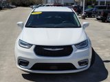 Used 2022 Chrysler Pacifica Touring-L image 2