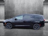 New 2025 Chrysler Pacifica Limited image 2