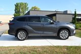 Used 2024 Toyota Highlander Platinum image 4