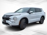 New 2025 Mitsubishi Outlander SE image 3
