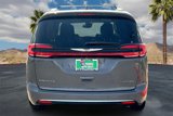 Used 2022 Chrysler Pacifica Limited image 5