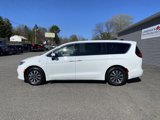 Used 2023 Chrysler Pacifica Touring-L image 2