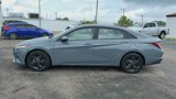 Used 2022 Hyundai Elantra SEL w/ Convenience Package image 5