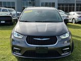 Used 2023 Chrysler Pacifica Touring-L image 2