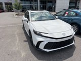 Used 2025 Toyota Camry SE image 3
