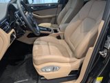 Certified 2024 Porsche Macan image 5