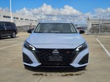 Used 2024 Nissan Altima 2.5 SR w/ SR Premium Package image 2
